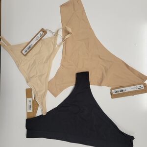 (SKIMS)3 panties for $32 new with tag, Size:S SKIMS-Style 09